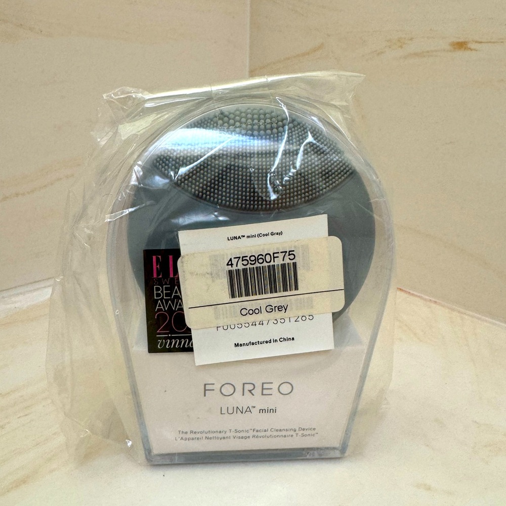 COPY - NWT Foreo Luna Mini in Cool Grey